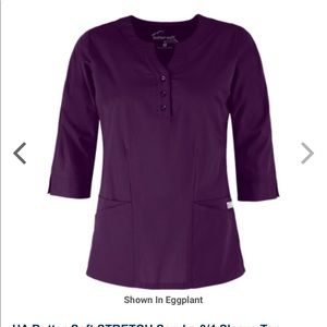 Uniform Advantage Scrub top